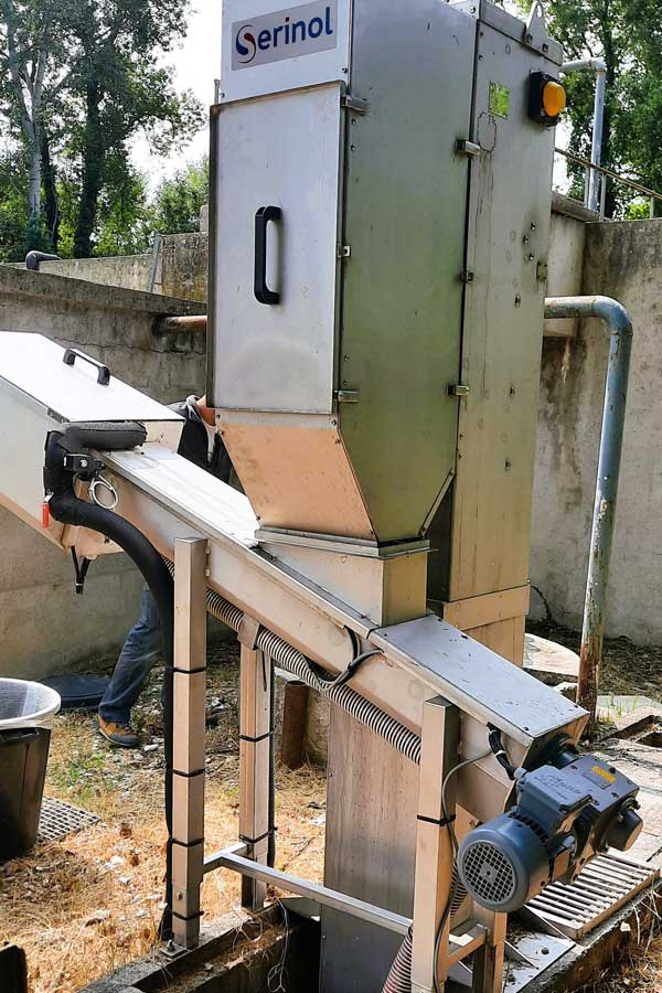 serinol solutions et equipement de traitement des eaux machine-degrilleur-elevateur sertel vertical a godet